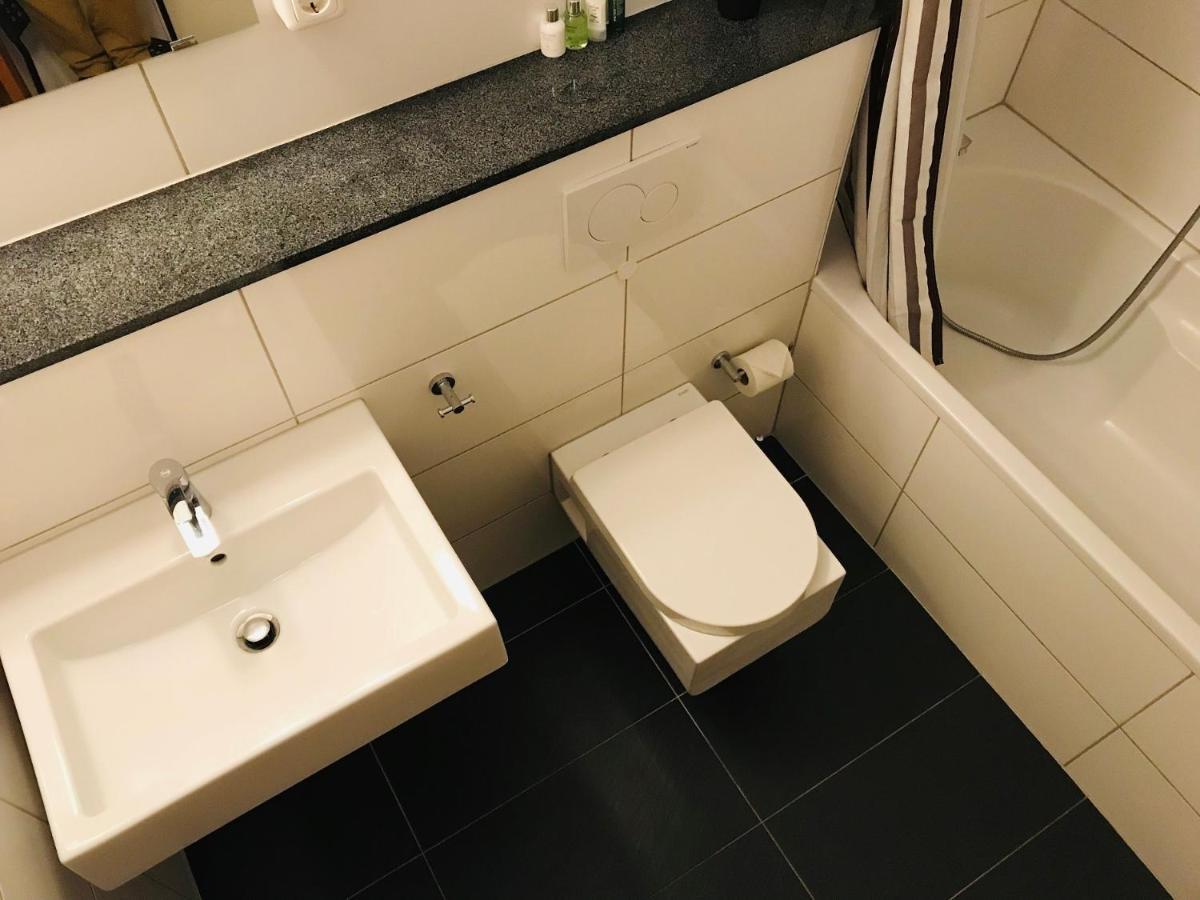 Messe Apartment Koeln West Εξωτερικό φωτογραφία